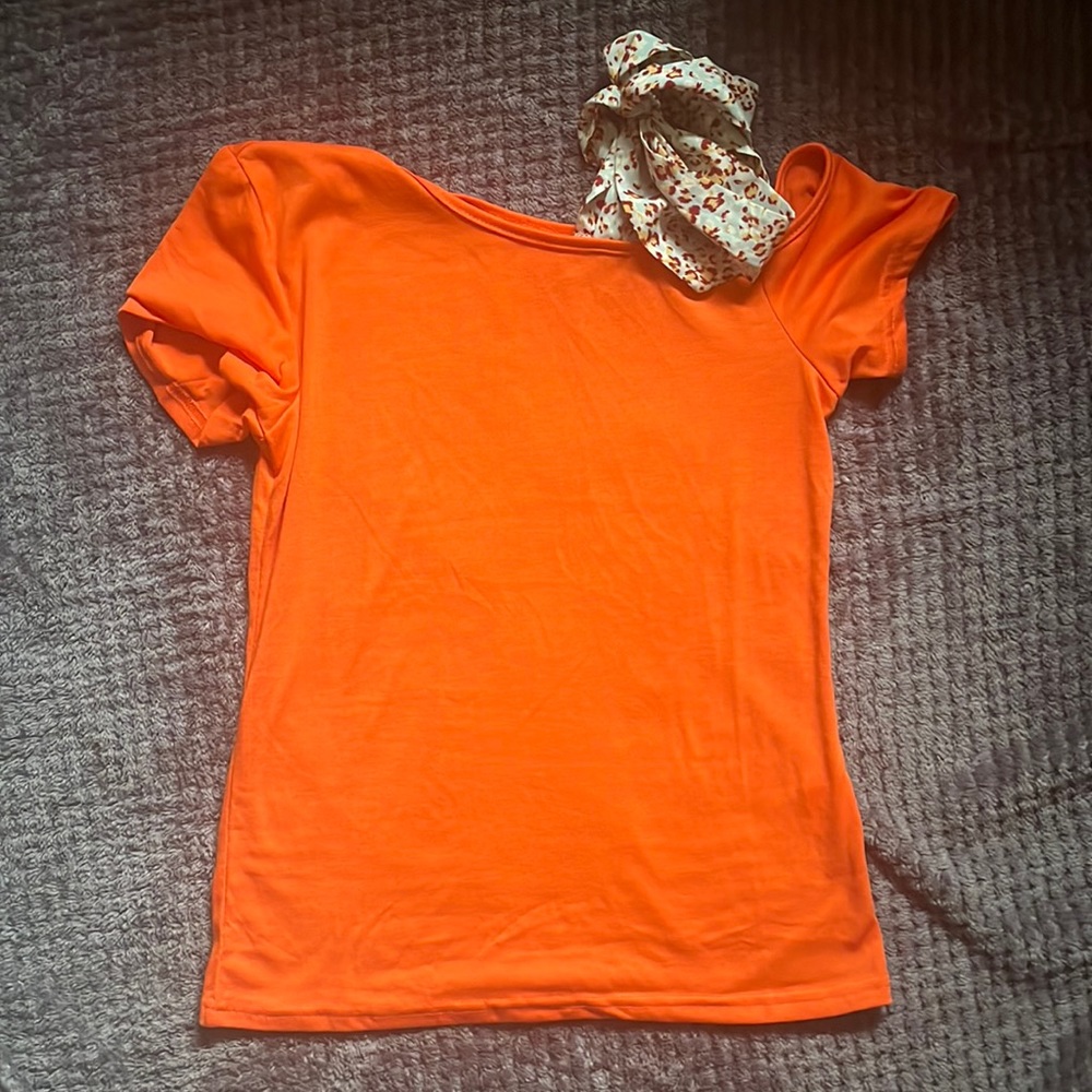 Bow shoulder top